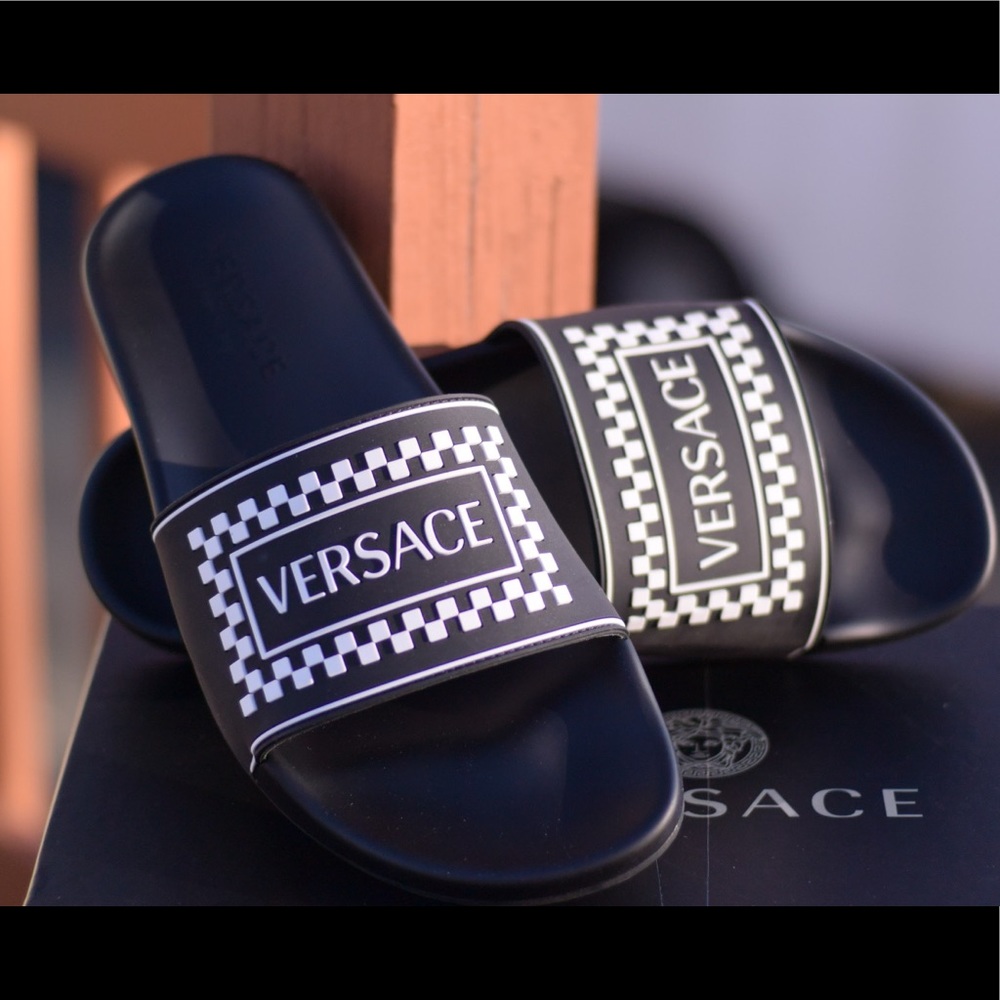 [SOLD] Vintage Box Logo Slides